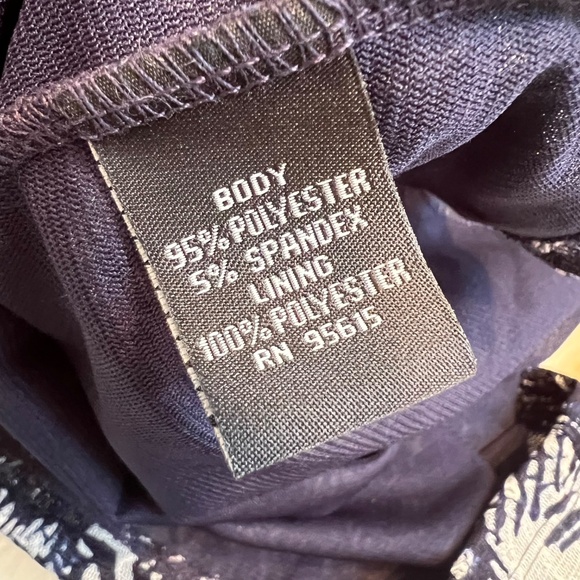 🔥2/$10 NWT($58) |•RAFAELLA•| Navy Blue & White Palm Tree Leaves Top Size Medium - Picture 11 of 12